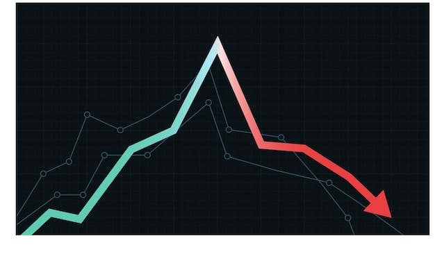 A graph showing fluctuating interest rates over time, with arrows indicating upward trends and downward trends. The graph conveys the uncertainty and potential risks associated with variable interest rates.